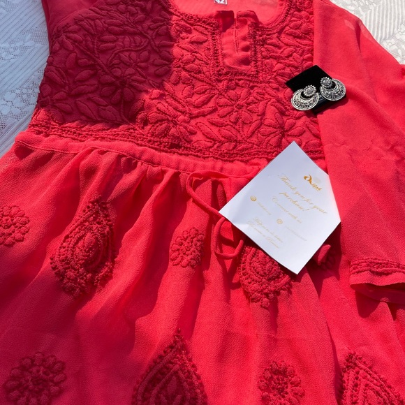 Red chikankari short gown - Picture 3 of 10